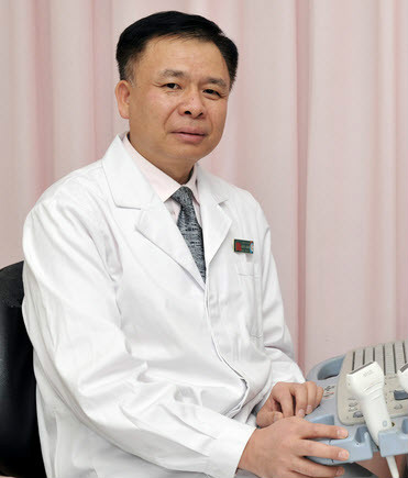 北京儿童医院专家王主任，医术精湛，仁心照人间