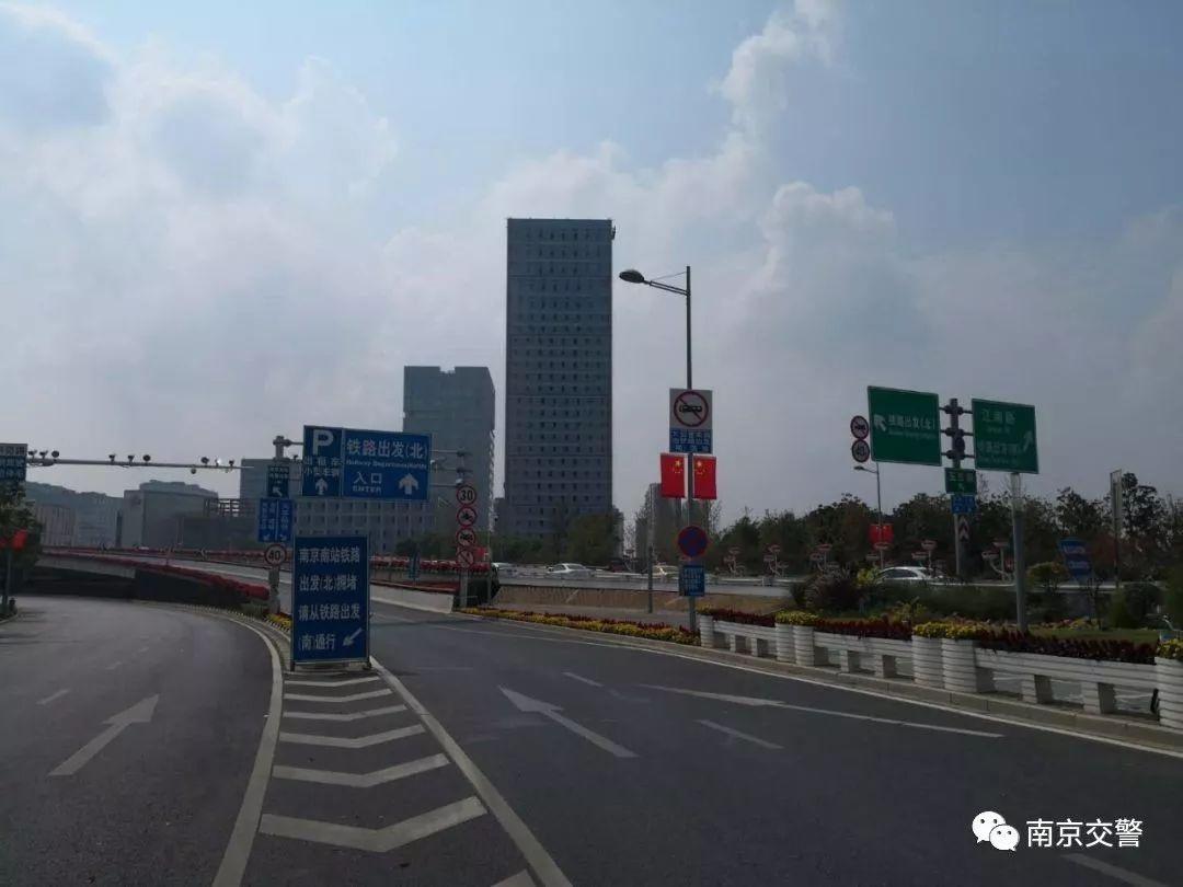 南京自动玻璃门，现代都市的优雅通行之道