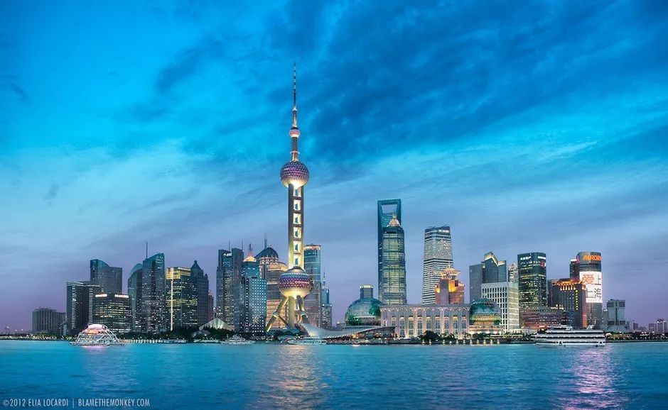 都市黄金眼，揭示现代都市生活的独特视角