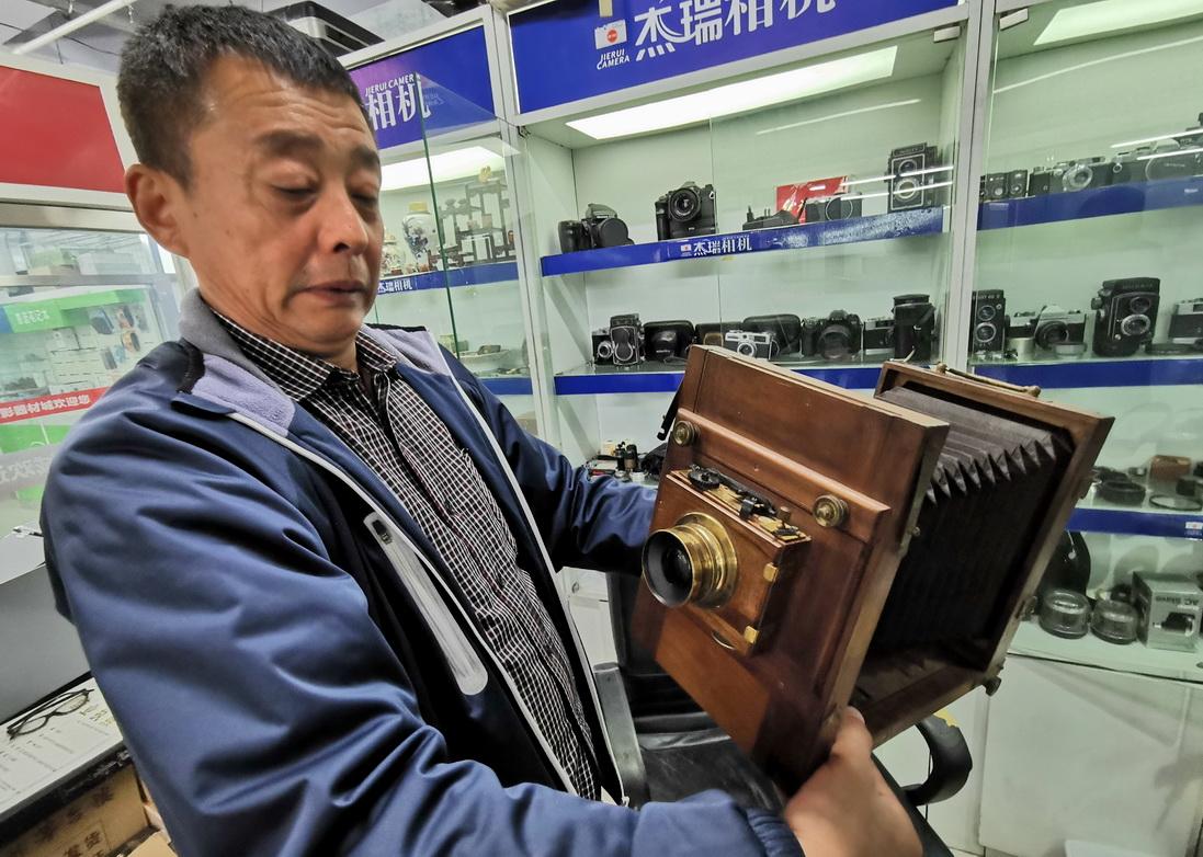 沈阳玻璃门，工艺之美与现代应用的融合