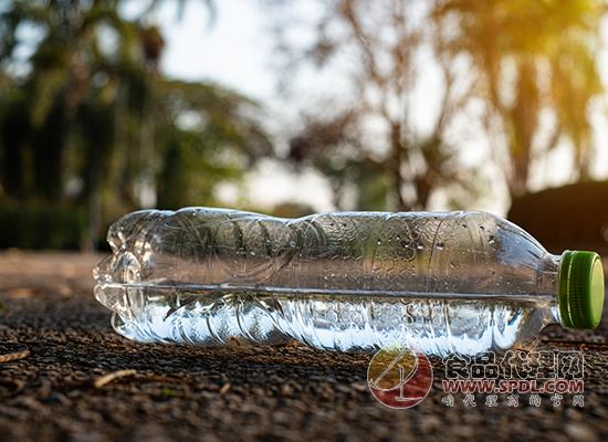 用矿泉水制作饮料，创新与健康的完美结合