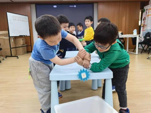 广州市儿童医院营养专家，守护儿童健康的守护者