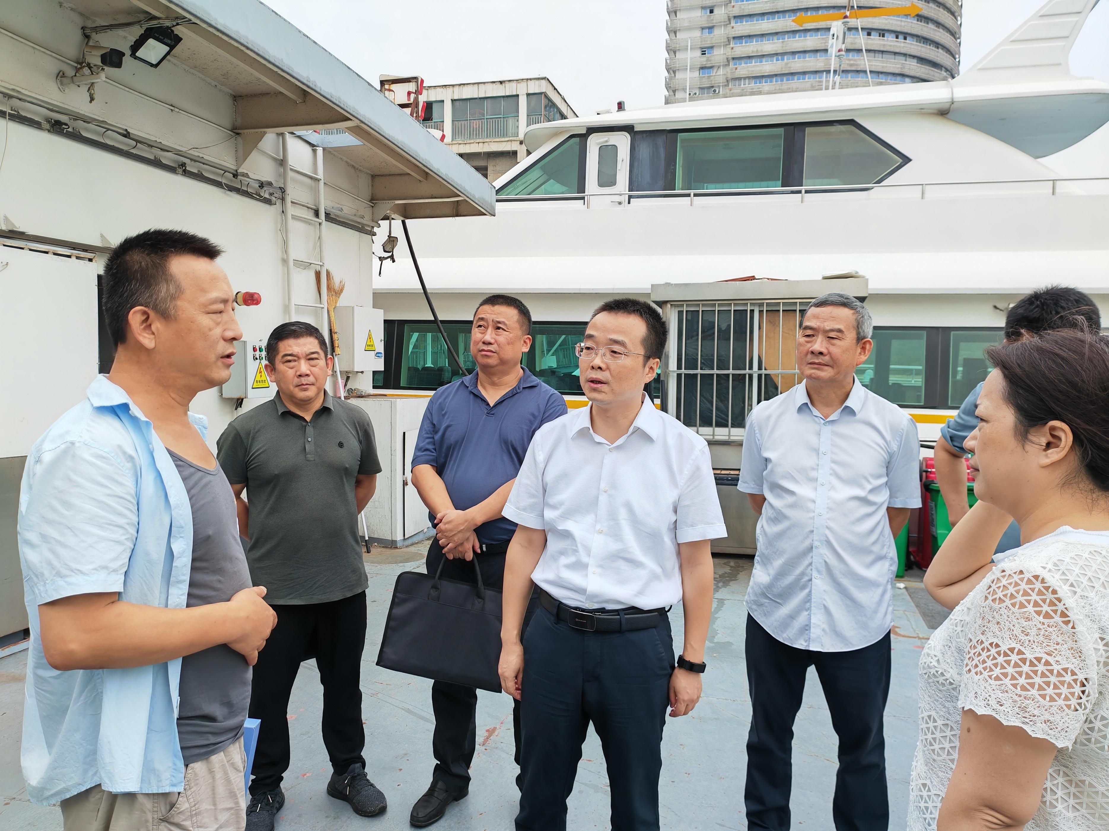 长江船舶入河，历史、现状与挑战