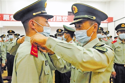 站岗武警待遇，荣誉与责任的平衡