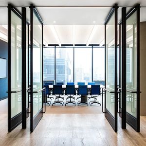 四折钢材玻璃门，现代建筑的优雅与实用之选