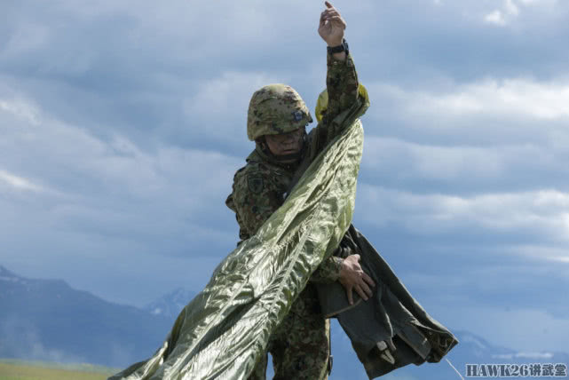 伞兵刀绳，空降兵的独特装备与战术应用