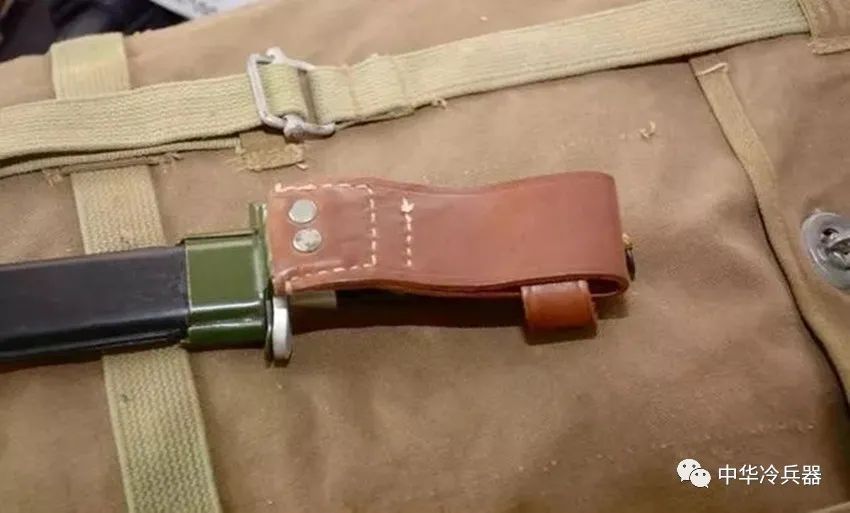 揭秘神奇的82伞兵包，历史、功能与特点