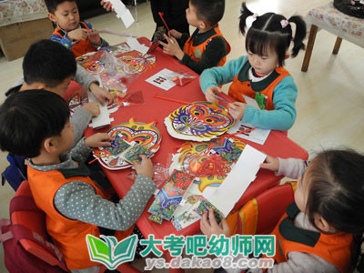 中班美术课程反思，美丽的窗花